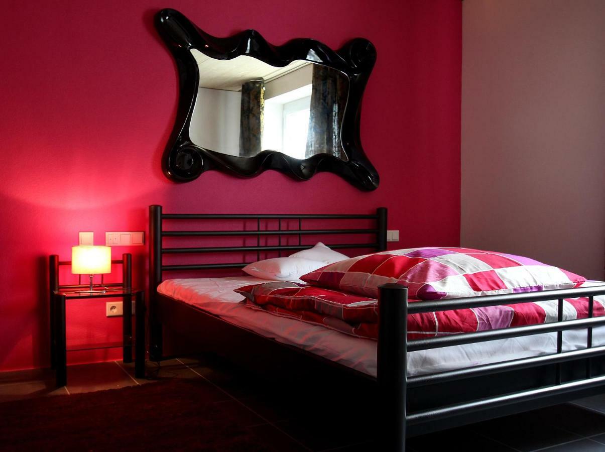 Lustra Stundenhotel - Adults Only Ландсхут Екстериор снимка